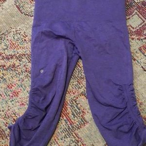 Never worn lululemon capri dry fit pant